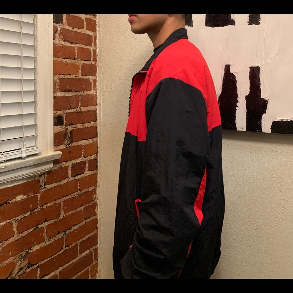 F21 WINDBREAKER